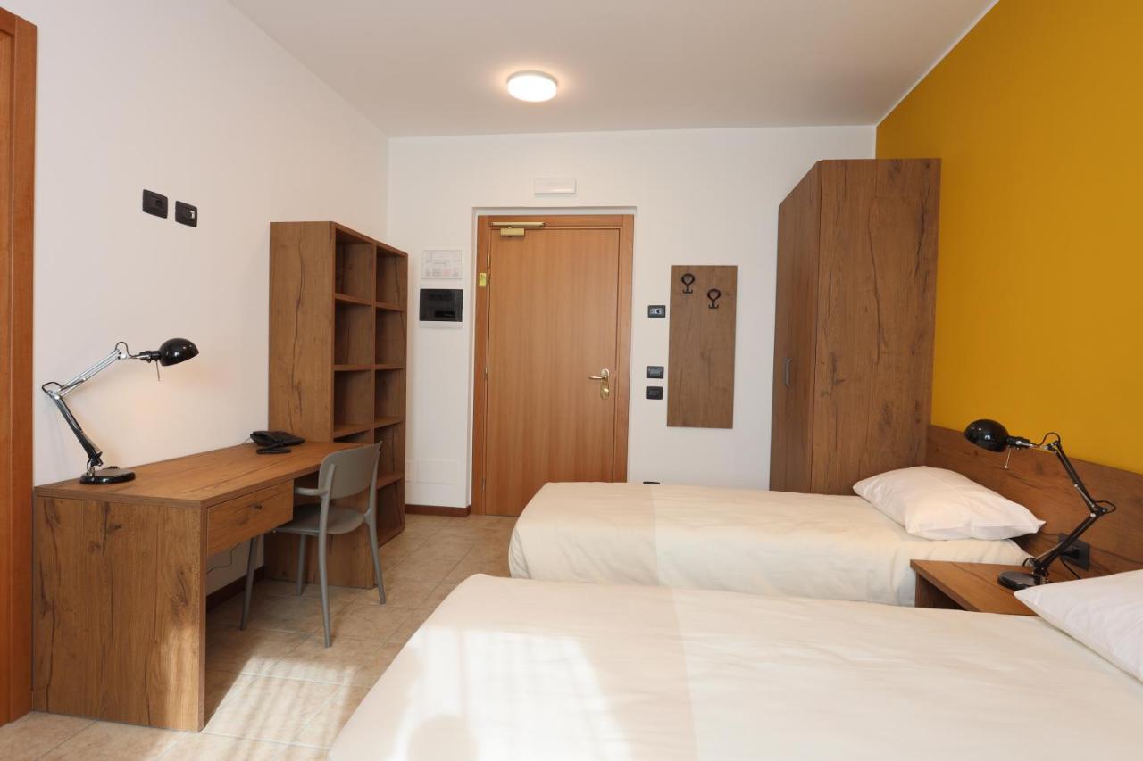 Corte Milano Роцано Екстериор снимка