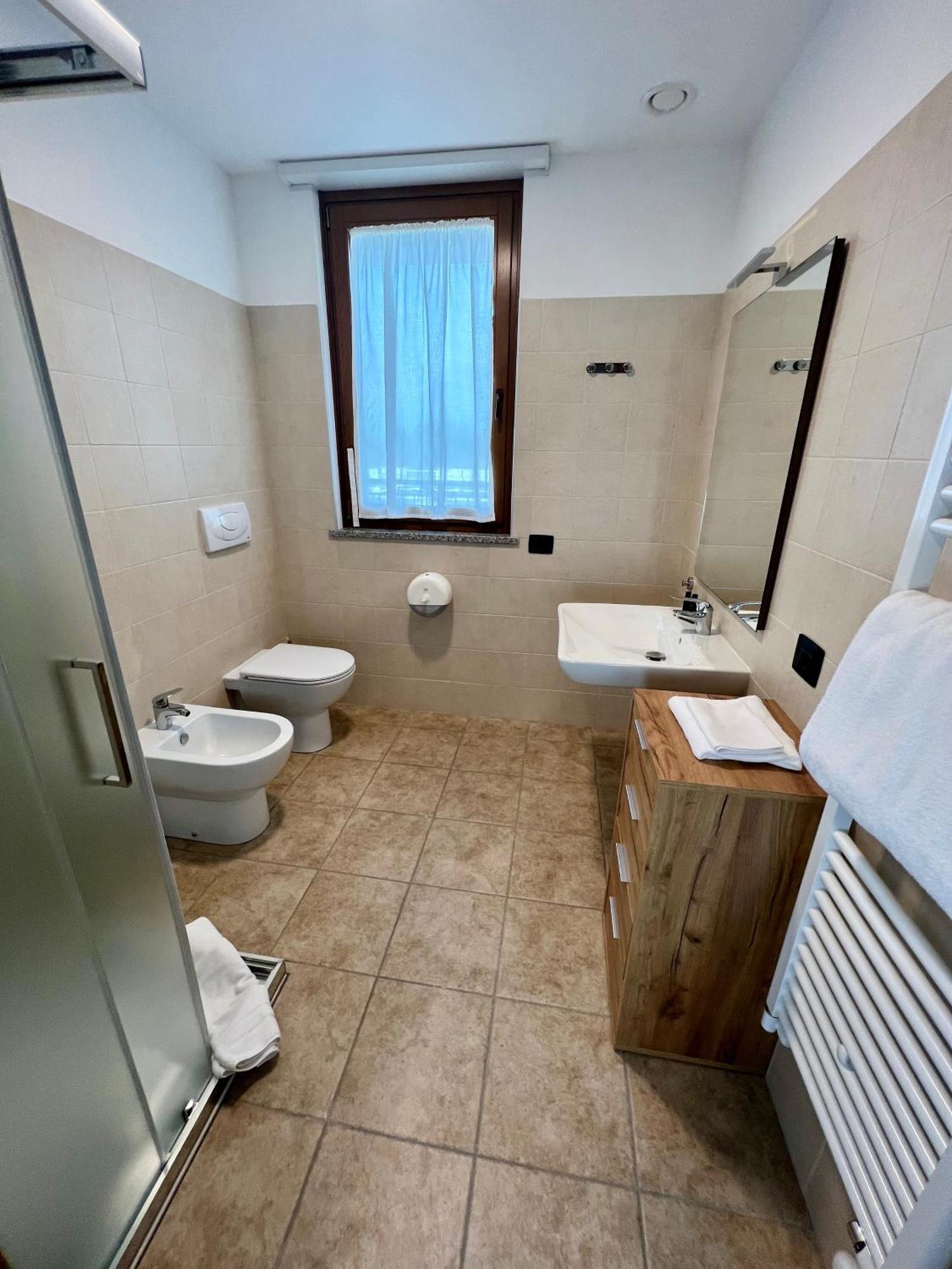 Corte Milano Роцано Екстериор снимка