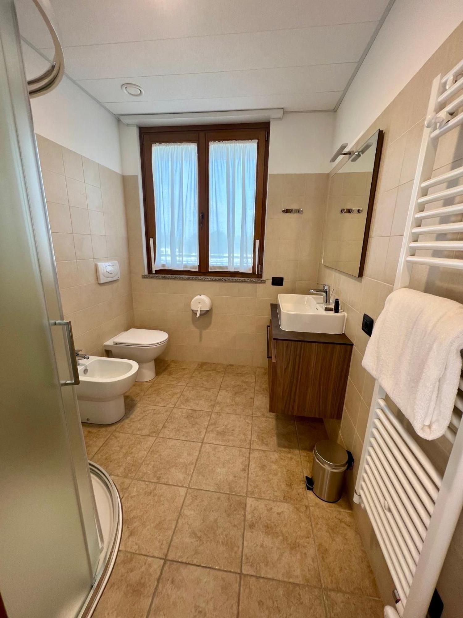 Corte Milano Роцано Екстериор снимка